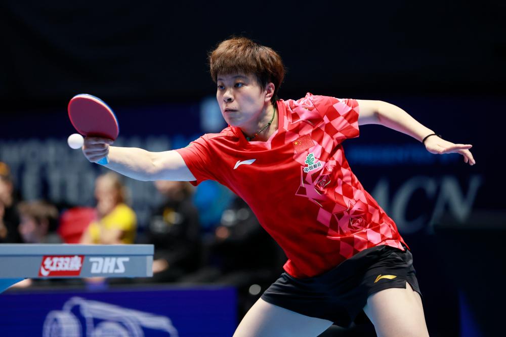 奎因休斯领衔现代冰球后卫新标杆速度视野与组织能力如何改变比赛格局